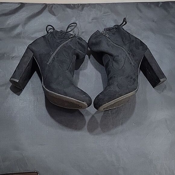 BAMBOO CHUNKY HEEL POINTED TOE WOMEN"S BOOTIE - Picture 12 of 15